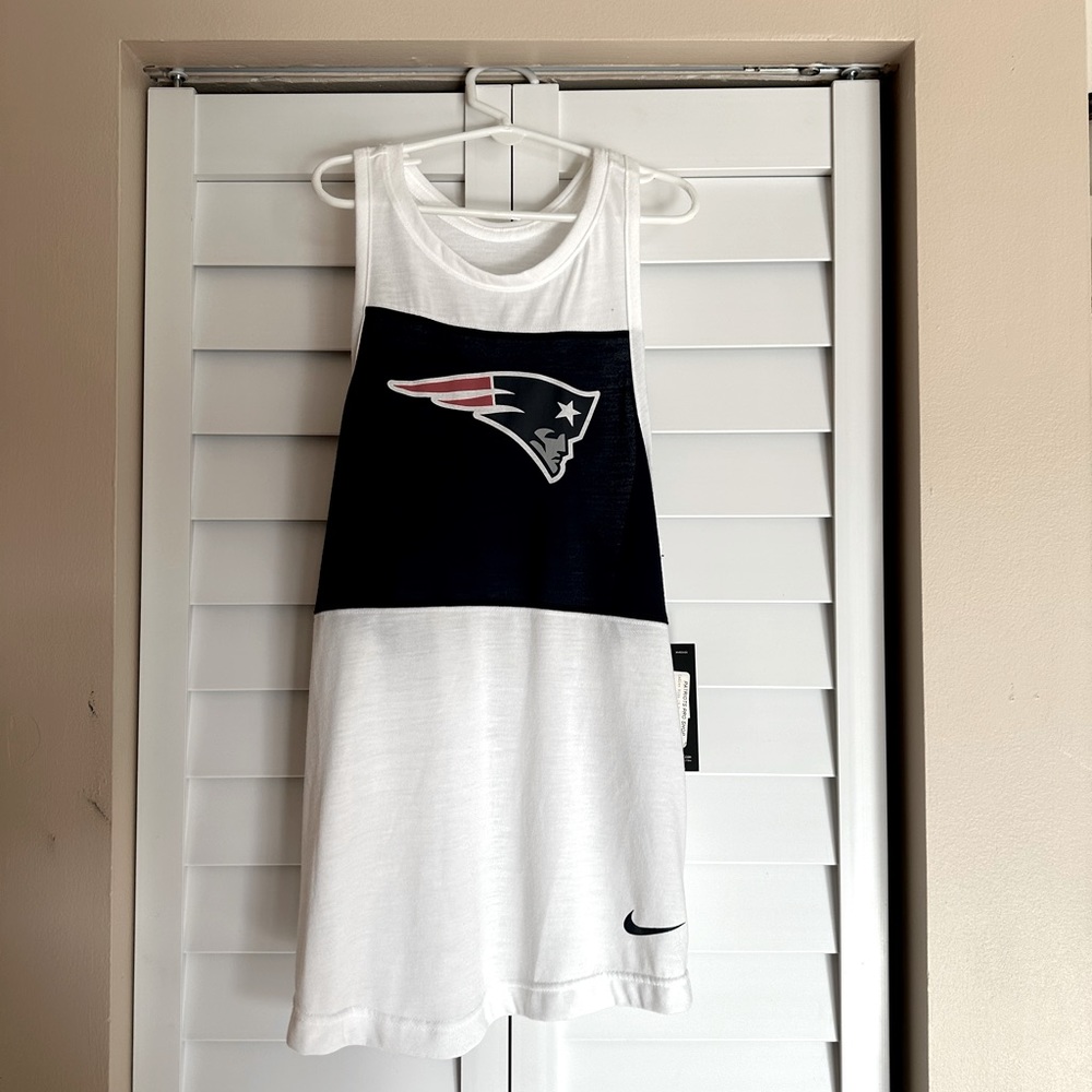 Patriots NFL racerback women’s tank. NWT. Size small
